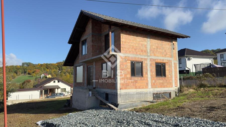 Casă 3 camere, 185mp, semifinisată, D+P+E