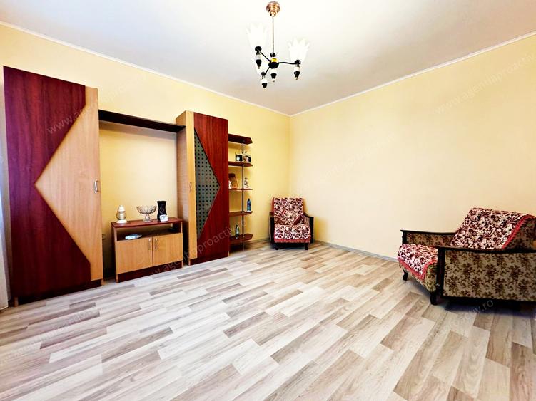 Apartament cu 3 camere decomandat, situat la etajul 7, in Micro 20.