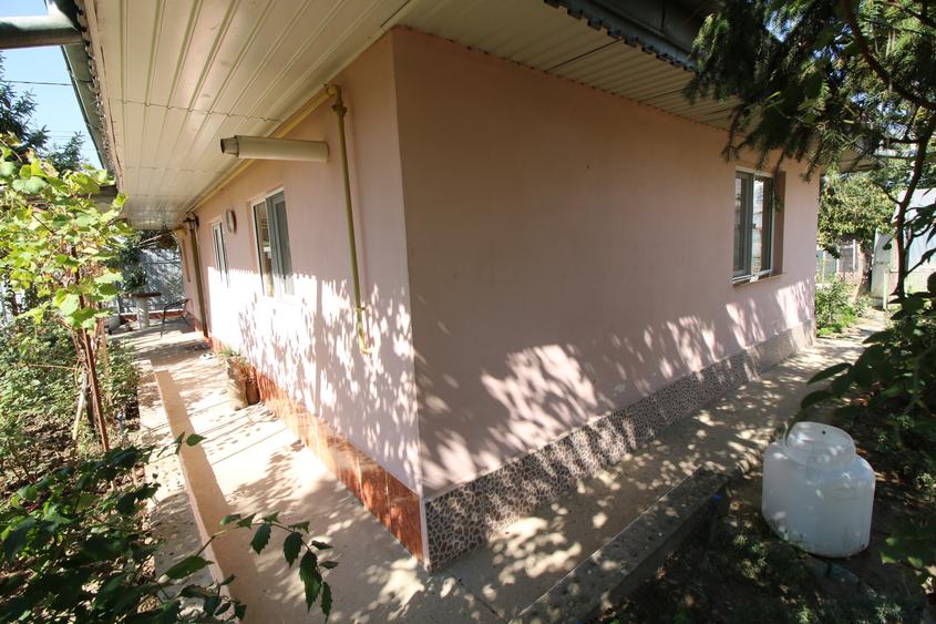 Casa 2 camere + 400 mp teren (gradina) str. Drumul Viilor