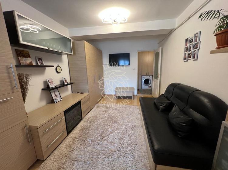 Apartament decomandat 2 camere-balcon-2 locuri parcare-Zona Pompieri