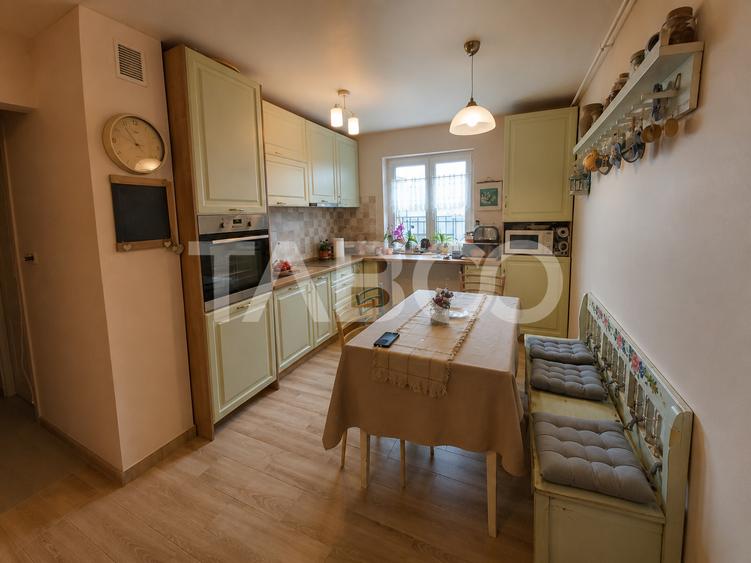 Apartament 3 camere in Manastur zona retrasa etaj intermediar