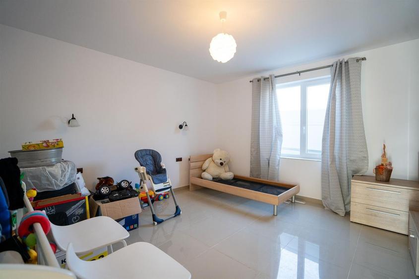 Casa 4 camere in Nojorid