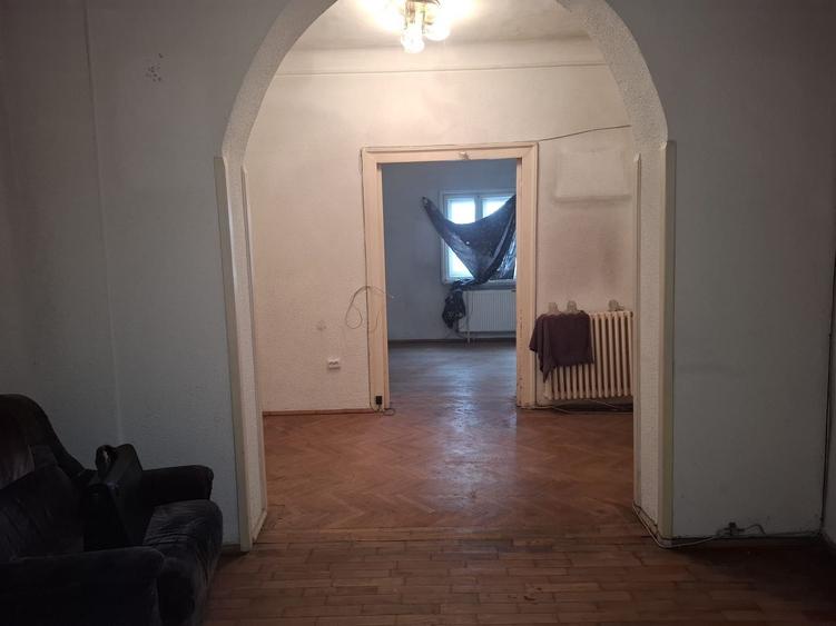 URGENT!, TEREN IN PROPRIETAE, RENOVATA IN 1996, NEGOCIABIL