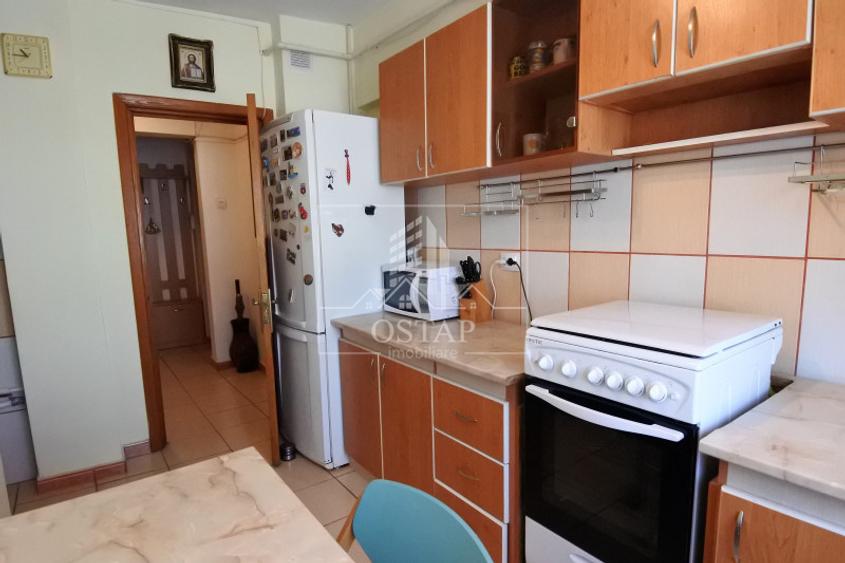 Zona Cora - apartament cu 2 camere decomandate - mobilat și utilat complet