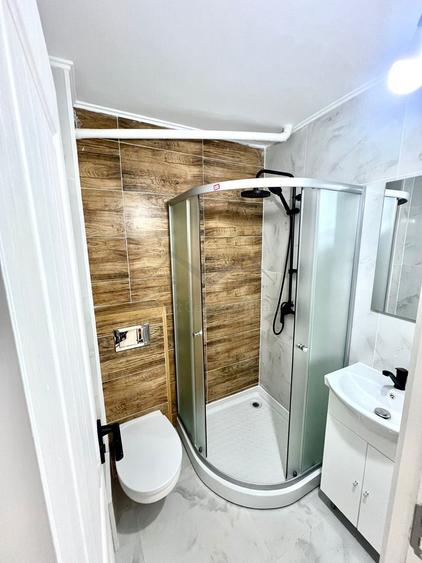 Apartament 4 Camere Decomandat