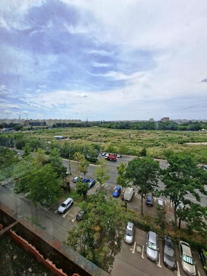 3 camere Titan Parc - Metrou