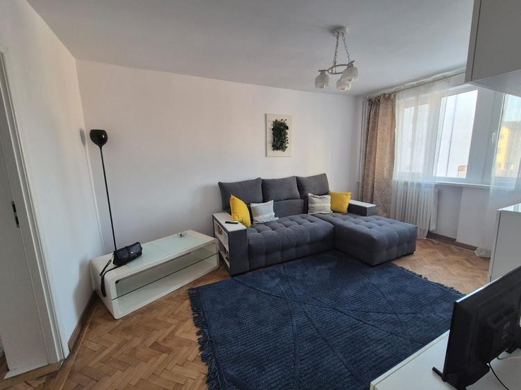 GARA APARTAMENT CU 2 CAMERE SEMI, MOBILAT UTILAT 47 MP PRET 89500 EURO