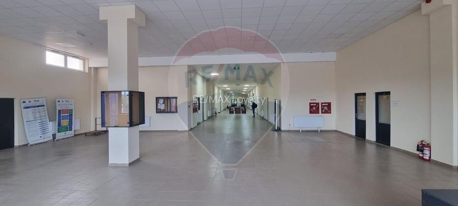 Cladire Comerciala Mixta de Vanzare sau de inchiriat - 5