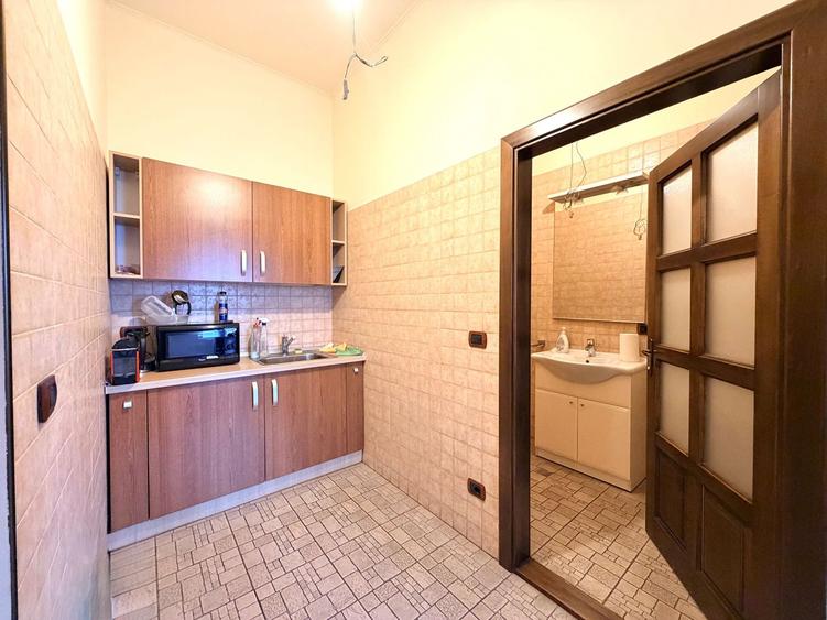 4 camere Ultracentral - Piața Unirii, ideal birouri, parcare in curte