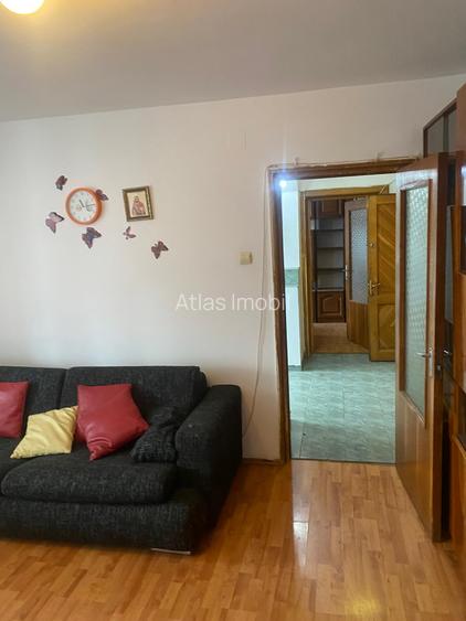 Apartament cu 3 camere,decomandat,spatios,zonan foarte buna (Octavian Goga) - 6
