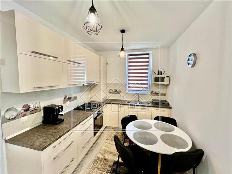 Ap. 2 camere, balcon, bloc nou, lift, loc parcare - City Residence