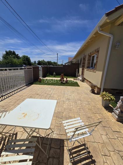 Duplex pe parter, mobilat și utilat complet, teren 300 mp – Bucovăț - 2