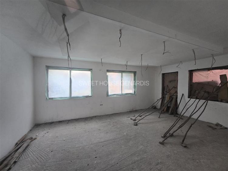 Oportunitate de investitie  2 case  in aceeasi curte Fagaras Zona Centrala - 11