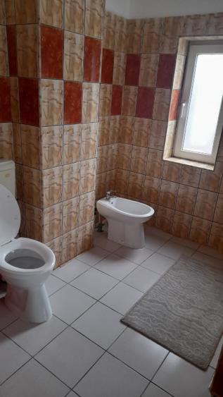 Apartament 3 camere 70 mp etaj 1, decomandat, Rovinari