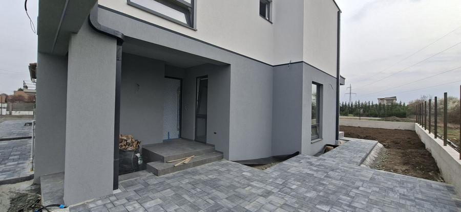 Duplex cu 5 camere si teren de 372mp