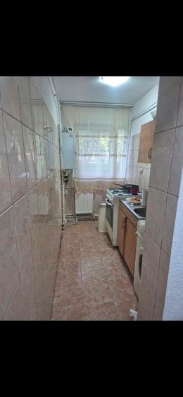 Apartament 2 camere semidecomandat