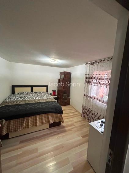 Vand casă în oraș fierbinți-targ, grecii de jos ,direct propietar,renovata recen - 8