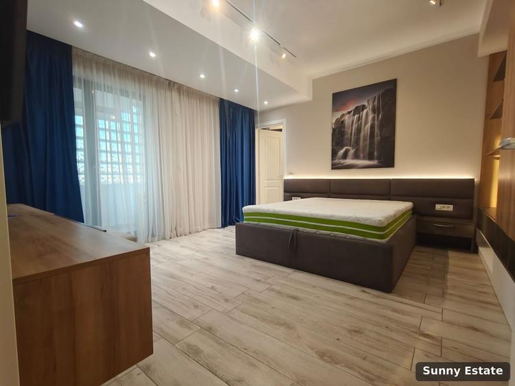 DE VÂNZARE — 3 CAMERE, B-DUL MAMAIA, DELFINARIU, VEDERE LAC
