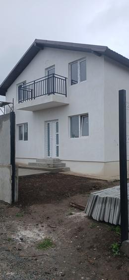 Vindem Vila P+M in Lumina