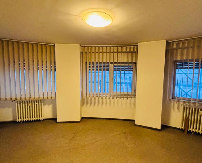 Locatie exceptionala in inima capitalei,stradal pe Bd. DECEBAL imobil monolit