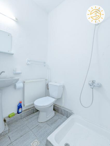 Spatiu comercial Zona Florilor cu vitrina la strada