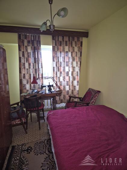 Apartament cu 3 camere decomandat zona Piata Zorilor etaj 1