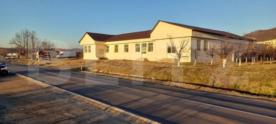 Spatiu comercial, de vanzare, 425 mp, zona Voinesti