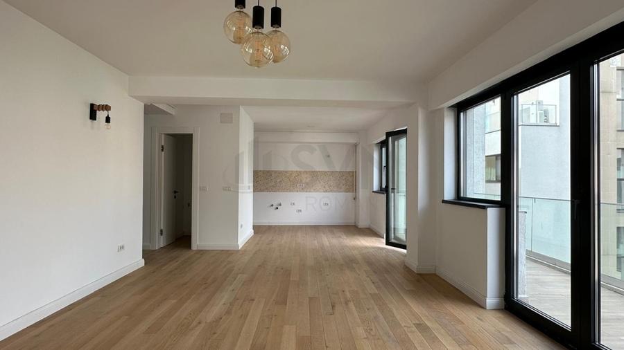 REA1019446 Apartament cu 3 camere singur pe etaj Polona