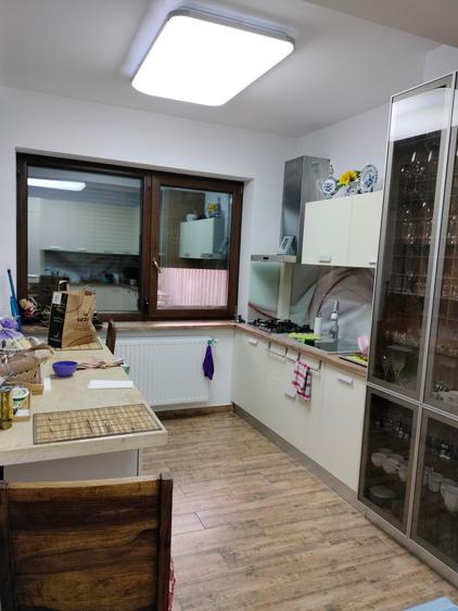 Casa superba, zona linistita, accesibil, cu mansarda locuibila de 100mp.