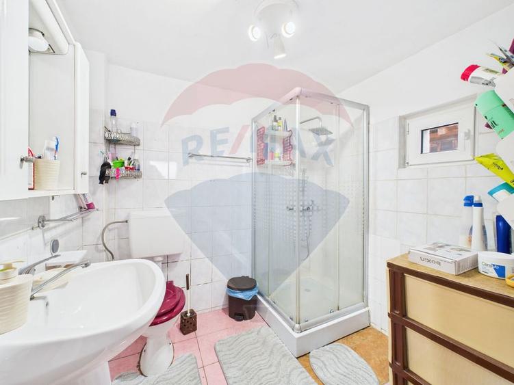 De vanzare| Casa cu teren | 300 mp | Rahova