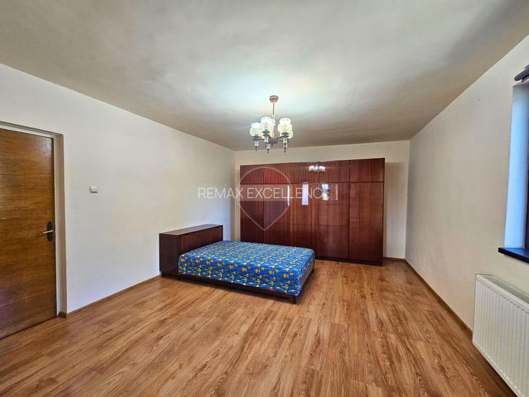 Vilă 6 camere, Păulești — vis-a-vis de parc, langa padure