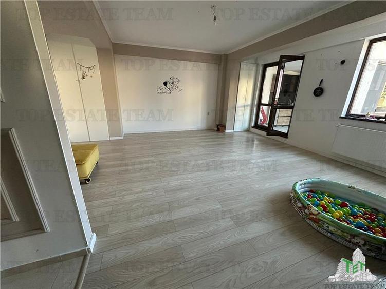 Apartament 3 camere cu terasa de vanzare in zona Parc Bazilescu