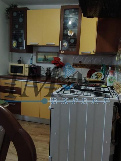 Apartament 3 camere decomandat zona Kaufland Cetate
