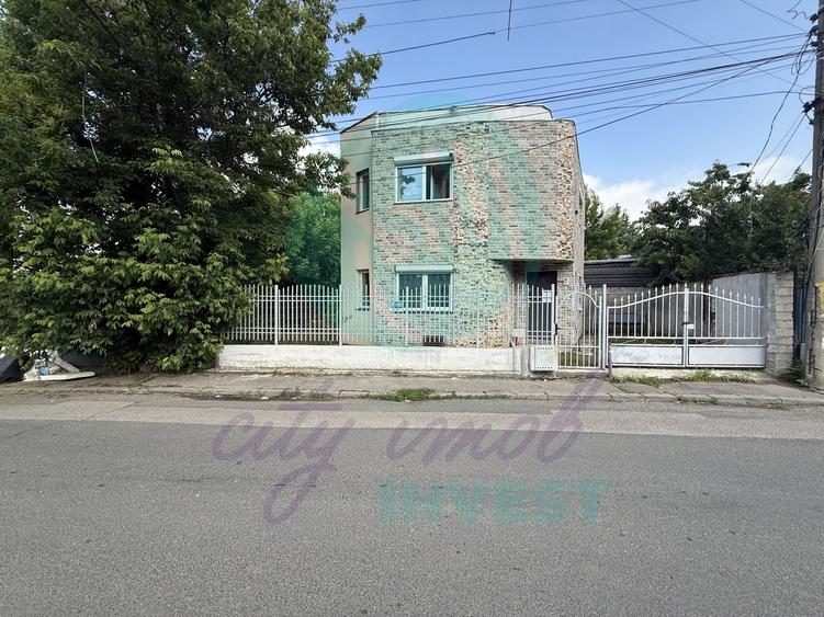 Casa receptionata in 2025 singura in curte
