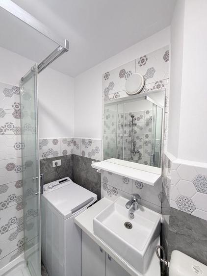 GARSONIERĂ DE ÎNCHIRIAT | TITAN | METROU ~1 MINUT | 32 MP | 349 €