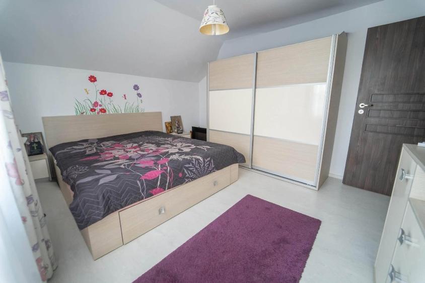 Casa individuala, P+M, complet mobilata , piscina si jacuzzi, comuna Berceni!