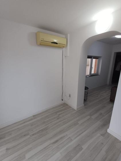 DELFINARIU CASA CU 3 CAMERE 130MP PRET 175000 EURO