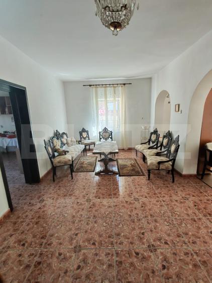 Casă de vânzare, 325 mp, teren 300 mp, zonă Centrală