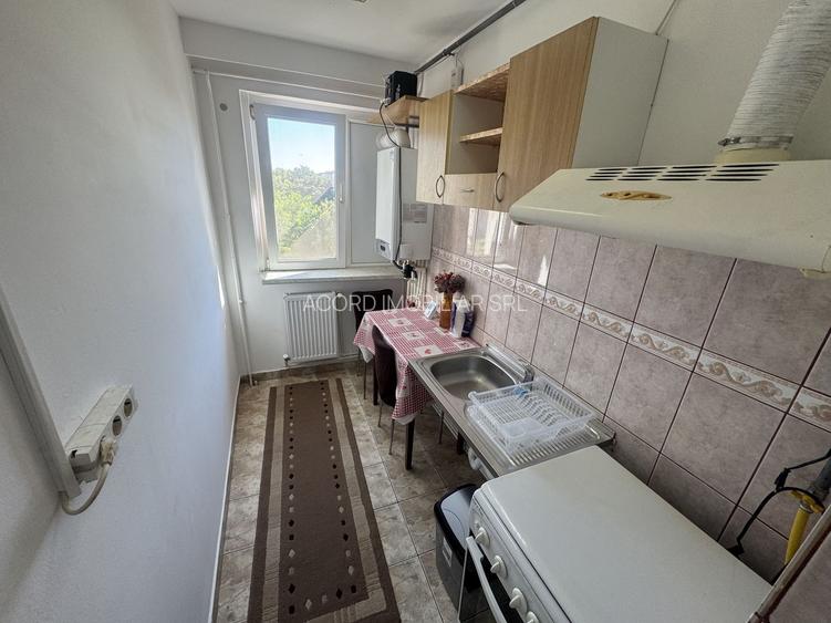 Apartament 2 camere zona Casa de Cultura cu Centrala
