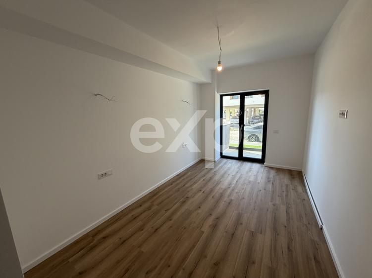 Apartament 3 camere 2 bai ,decomandat, parter, tractorul nou, Coresi