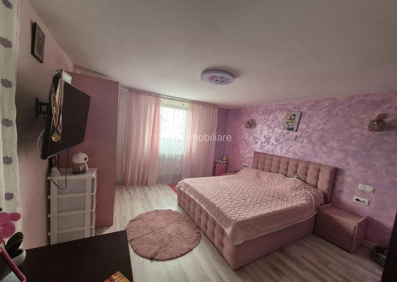 Vila spatioasa vedere padure, cu 6 camere,2 bai,toate UTILITATILE,curte 600 mp - 9