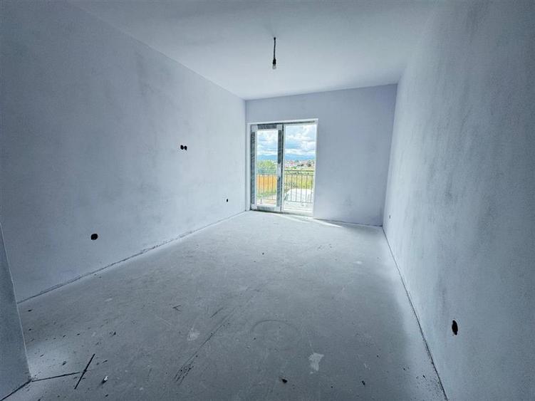 Casa individuala 4 camere 2 bai si teren de 265 mp in Sura Mica