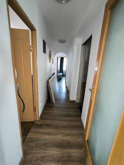 Casa izolata cu 3 camere + curte proprie (500mp) Cartier Iris