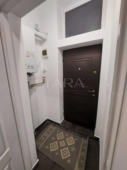 Garsonieră modernă cu pivniță și curte, zona liceului Mihai Eminescu.