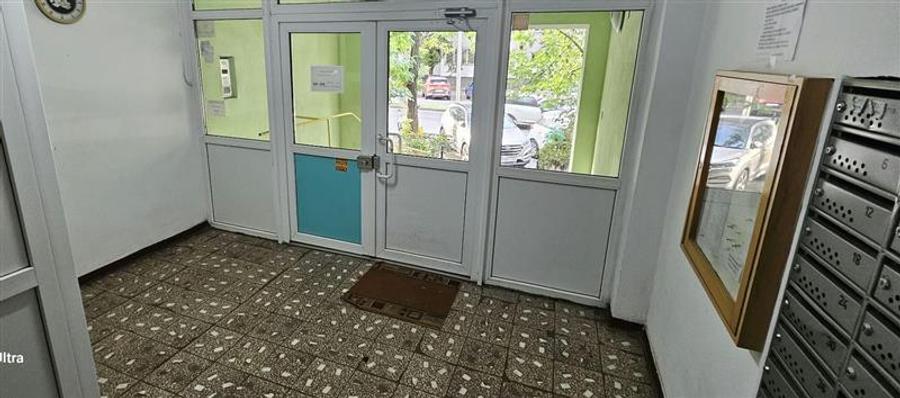 BANU MANTA, apartament 2 camere decom et 10, an bloc 1981