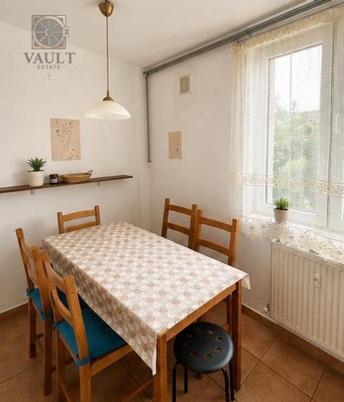 APARTAMENT 4 CAMERE-DECOMANDAT-2 BAI-ETAJ 4/4-BLOC REABILITAT-RAHOVA
