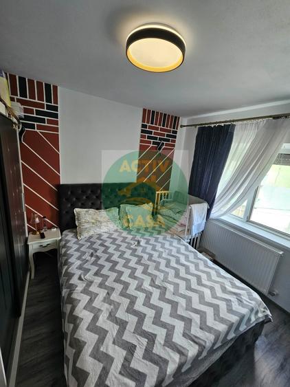 DE VÂNZARE – APARTAMENT CU 3 CAMERE