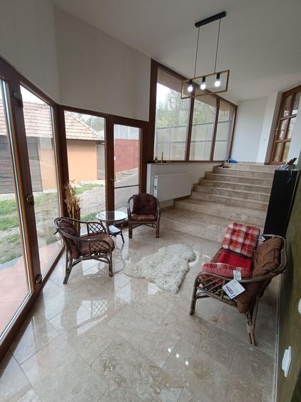 Casa cu 3 camere, 150 mpu, mobilata, utilata, garaj, curte, Ampoita