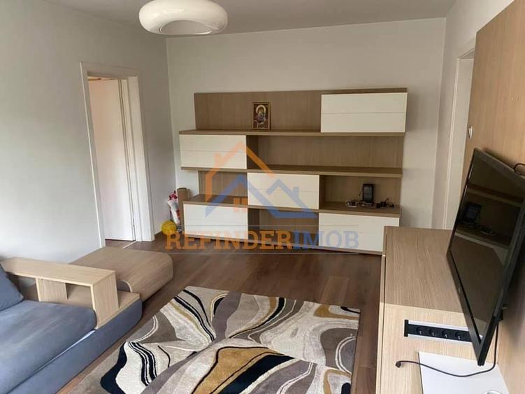 Apartament de vanzare cu 3 camere, zona Titan - Piata Minis
