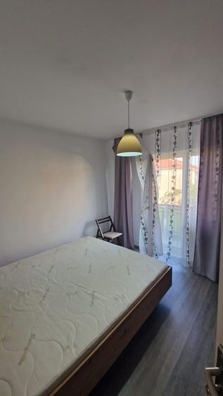 Ap cu 3 camere decomandat, et. 4/4, zona Girocului